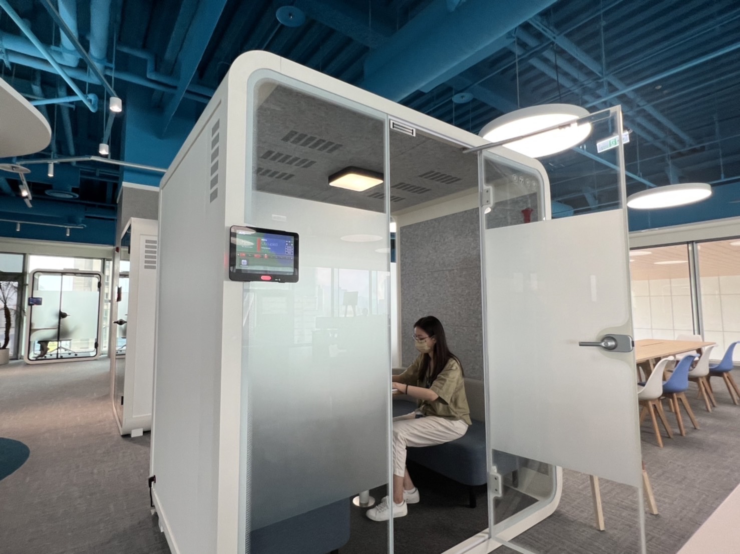 抖圈高雄據點的智慧行動辦公艙，展現抖圈在面板以外的研發應用軟實力